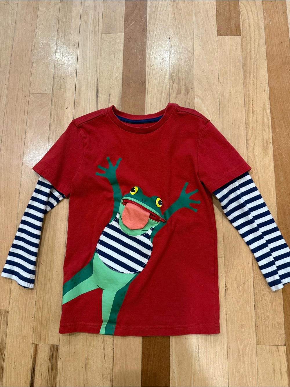 Mini Boden size 7/8 Kids Red Frog Graphic Tee w/ Fun Zipper Pocket